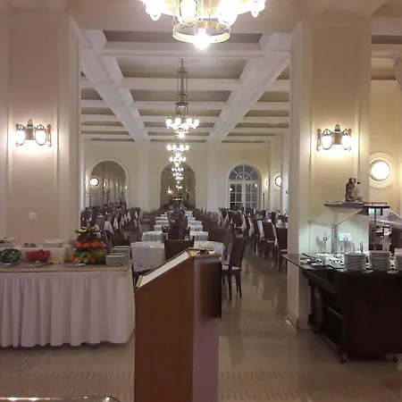 فندق Anna Grand بالاتونفوريد