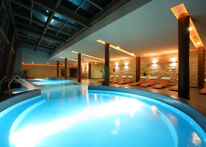 Anna Grand バラトンフレド