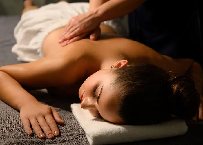 Anna Grand バラトンフレド